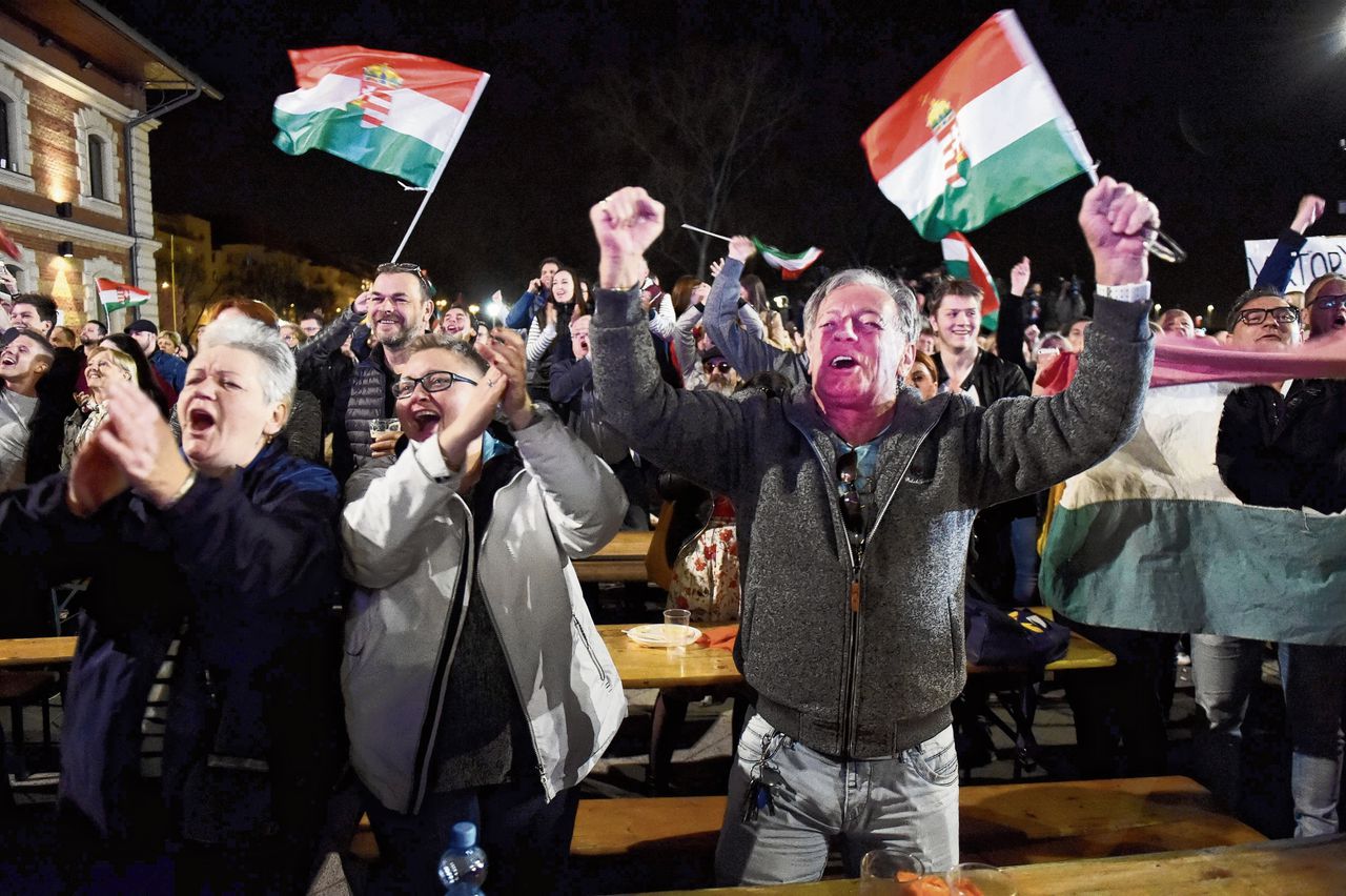 Hoge opkomst op Hongaarse platteland bezorgt Orbán winst 