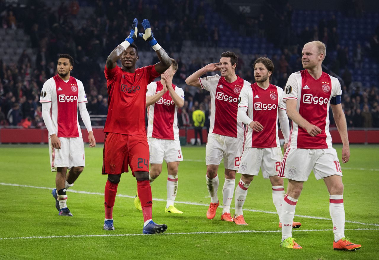 Ajax wint nipt van Legia Warschau: 1-0 