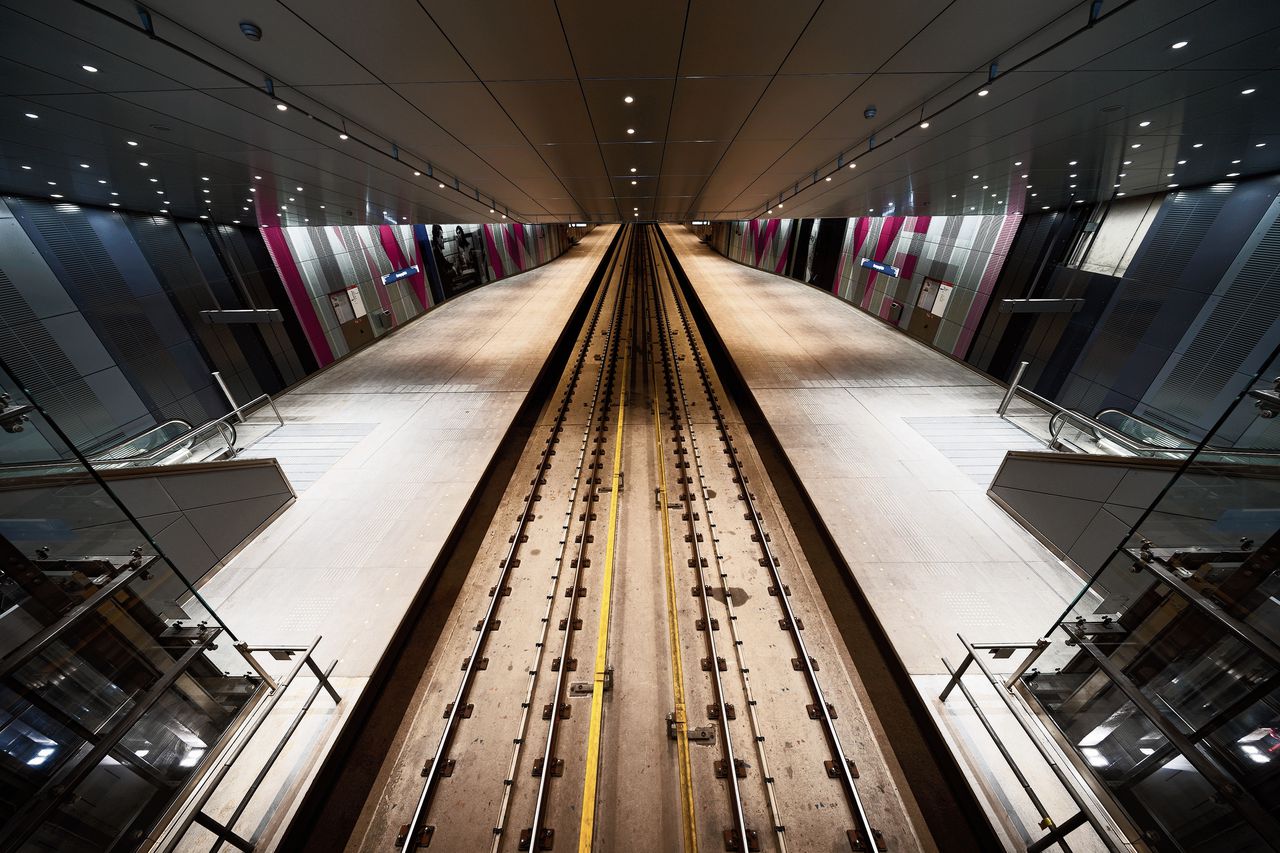 NRC-fotograaf Olivier Middendorp maakte een fotoserie van de stations van de nieuwe metrolijn, kort voor de ingebruikname.