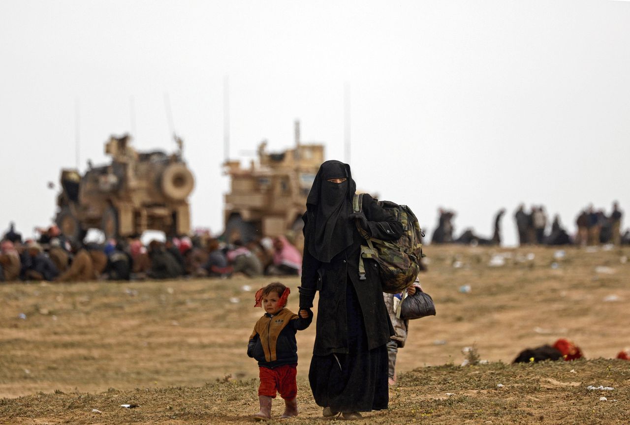 Vrouwen en kinderen op de vlucht na de val van het IS-kalifaat.