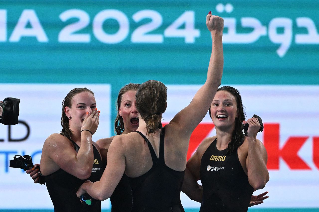 Verrassende wereldtitel voor Nederlandse zwemsters op estafette 4x100 meter vrije slag 
