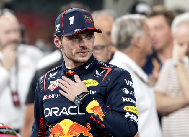 Max Verstappen (Red Bull Racing) op het Yas Marina Circuit na het winnen van de Abu Dhabi Grand Prix.  