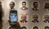 Een kunstwerk in de Taiwanese hoofdstad Taipei met beeltenissen van dictators.