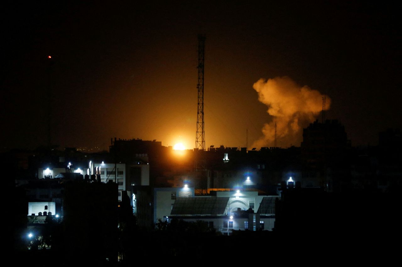 Israëlische luchtaanvallen treffen Gaza dag na dodelijke inval op Palestijns vluchtelingenkamp 