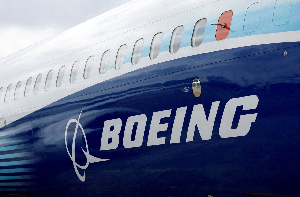 Boeing schikt voor 200 miljoen dollar met toezichthouder beurs 