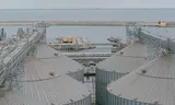 Graansilo’s van opslag- en overslagbedrijf Comvex in de haven van Constanta. 