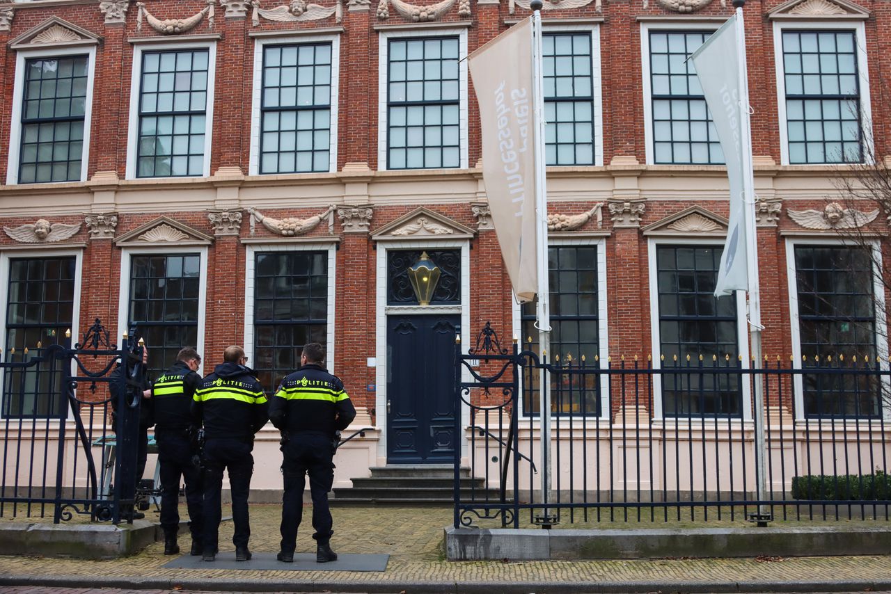 repetitie alledaags Met opzet Elf stukken gestolen uit keramiekmuseum Princessehof in Leeuwarden - NRC