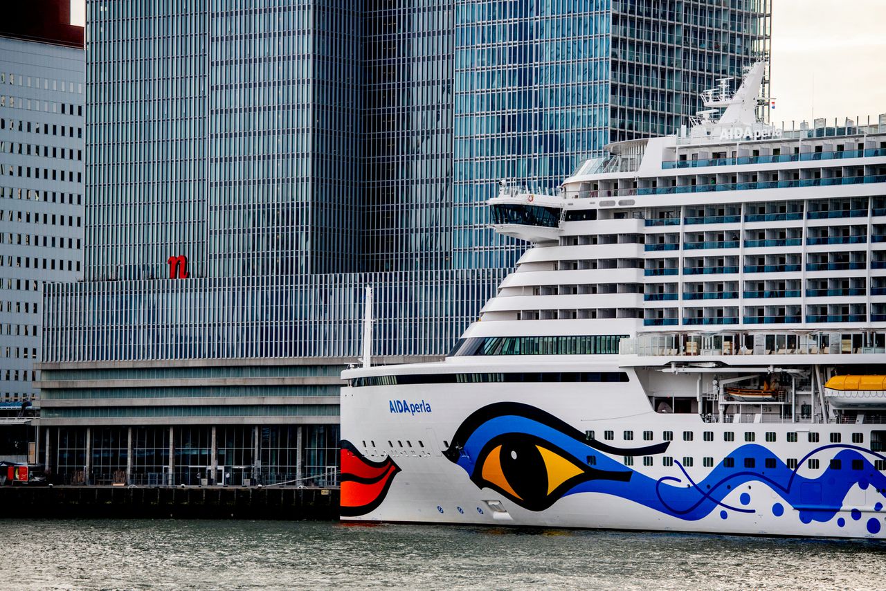 Tientallen zieken aan boord van cruiseschip in Rotterdam 