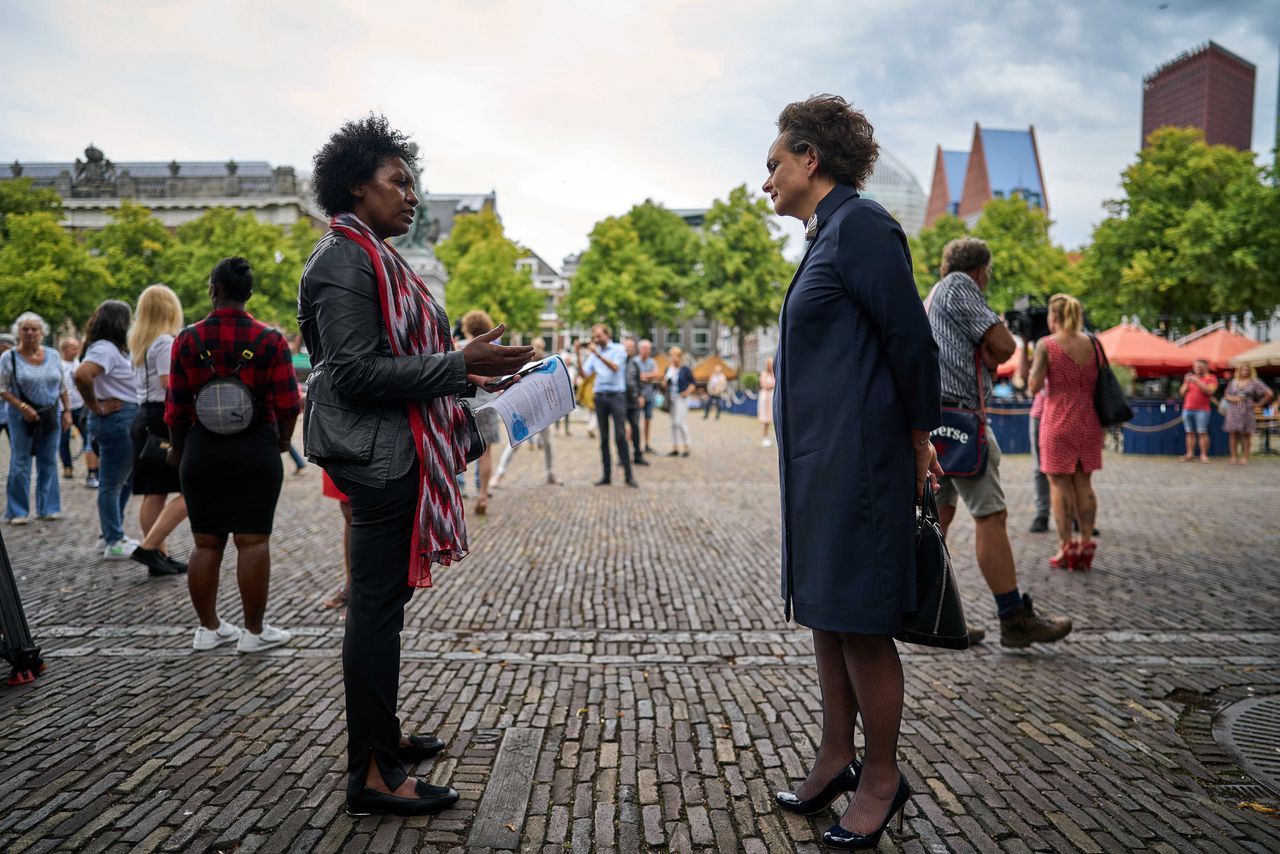 Gedupeerde ouders krijgen voorschot op schadevergoeding - NRC