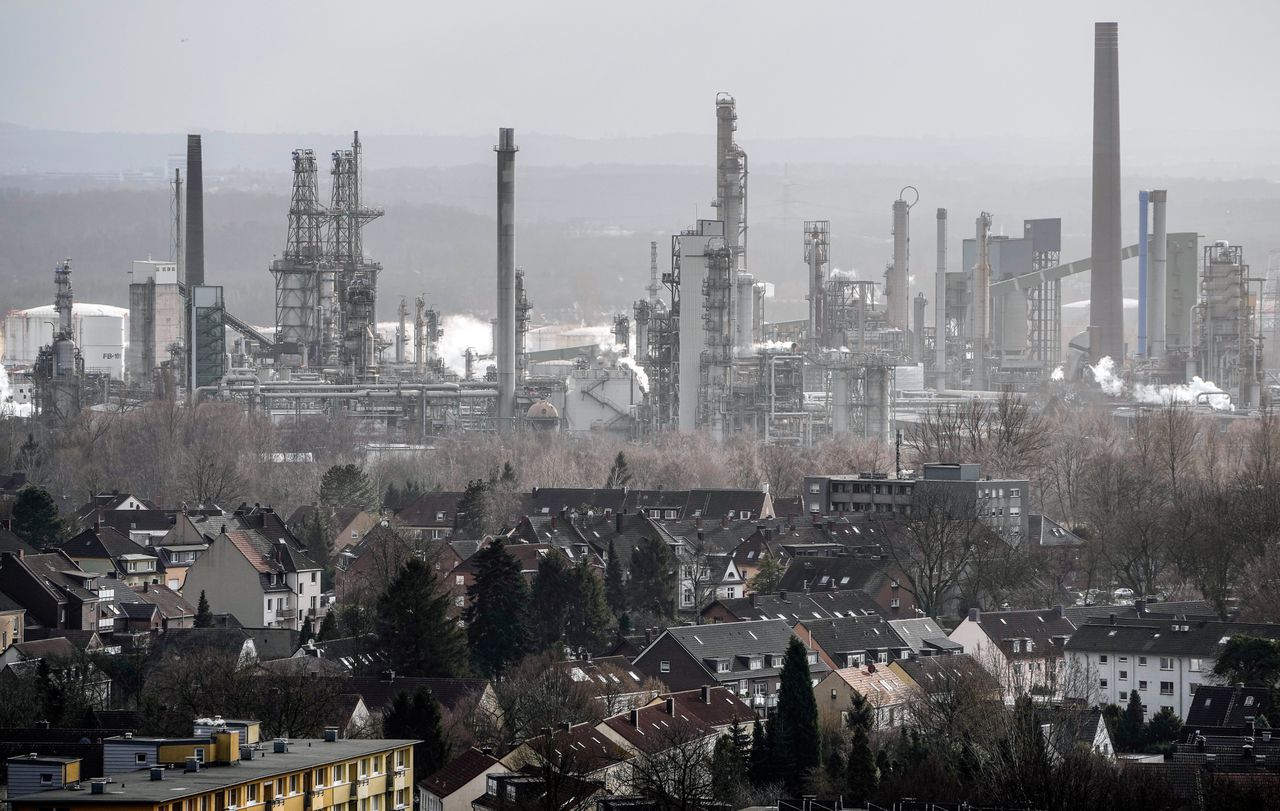 De BP-raffinaderij in Gelsenkirchen, Duitsland. BP gold in de oliewereld als een voorloper in het verduurzamen. Foto Martin Meissner / AP Photo