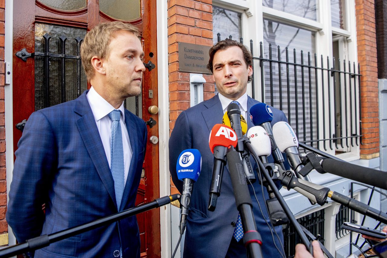 FVD-oprichter Thierry Baudet en vicevoorzitter Lennart van der Linden bij een ingelast persmoment vorige week dinsdag voor het partijbureau in Amsterdam.