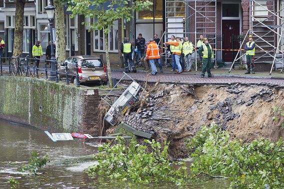In oktober stortte de Bemuurde Weerd Oostzijde in de Utrechtse binnenstad in. De kade was waarschijnlijk weggezakt wegens de enorme regenval.