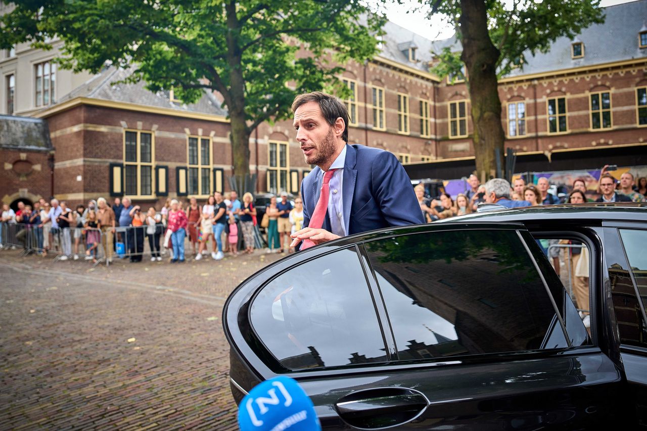 Minister Wopke Hoekstra (CDA) komt aan op het Binnenhof voorafgaand aan de eerste ministerraad na het zomerreces.