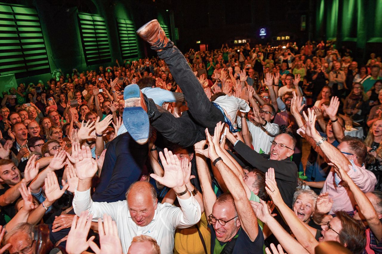 De leiders van de Groenen in Beieren vieren winst bij regioverkiezingen.