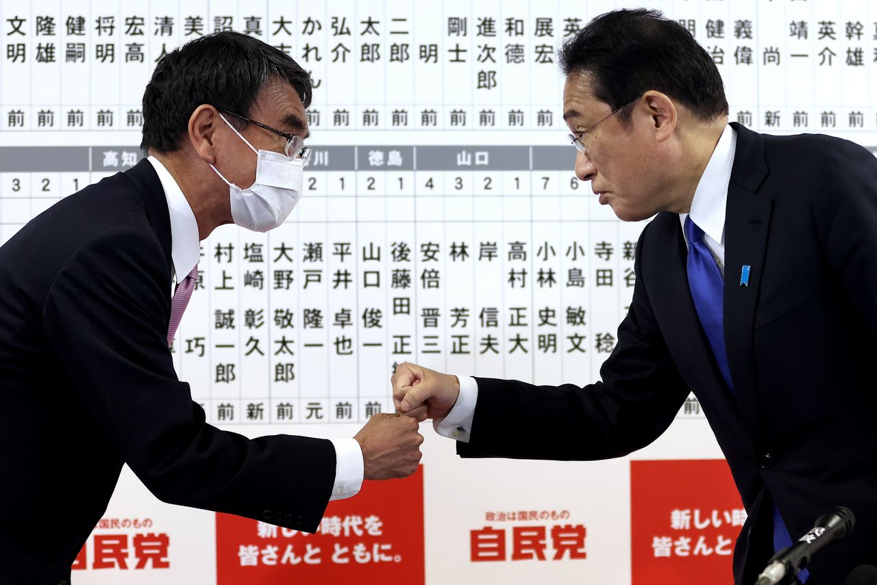 Japanse premier Kishida overtreft verwachtingen en blijft aan de macht 
