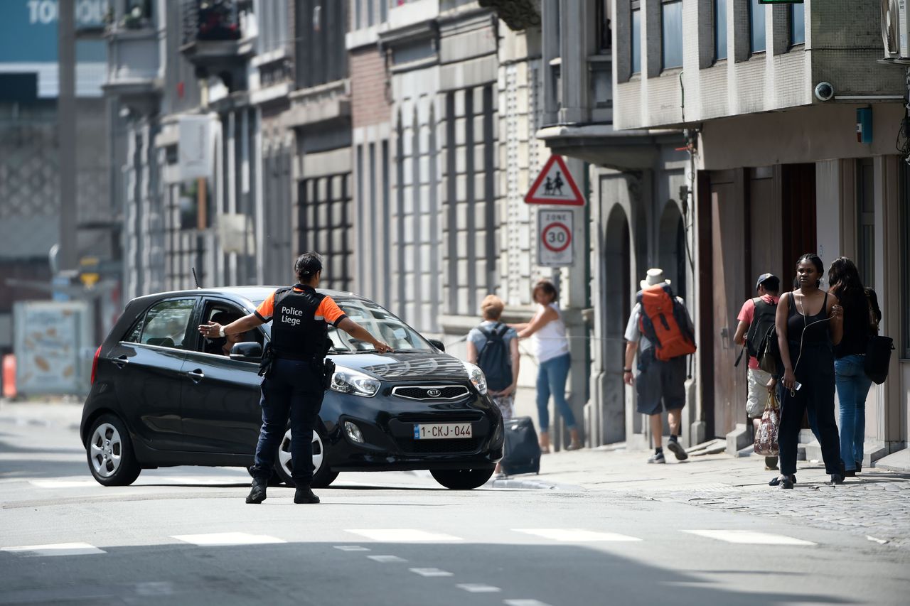 Man schiet twee agenten en voorbijganger dood in Luik 