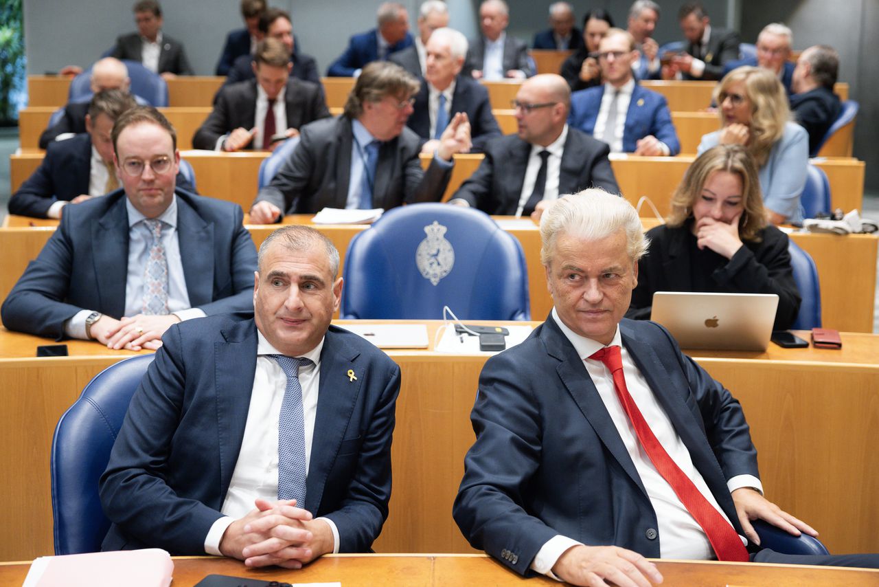 Zeven fractieleden verlaten PVV en gaan verder in nieuwe fractie