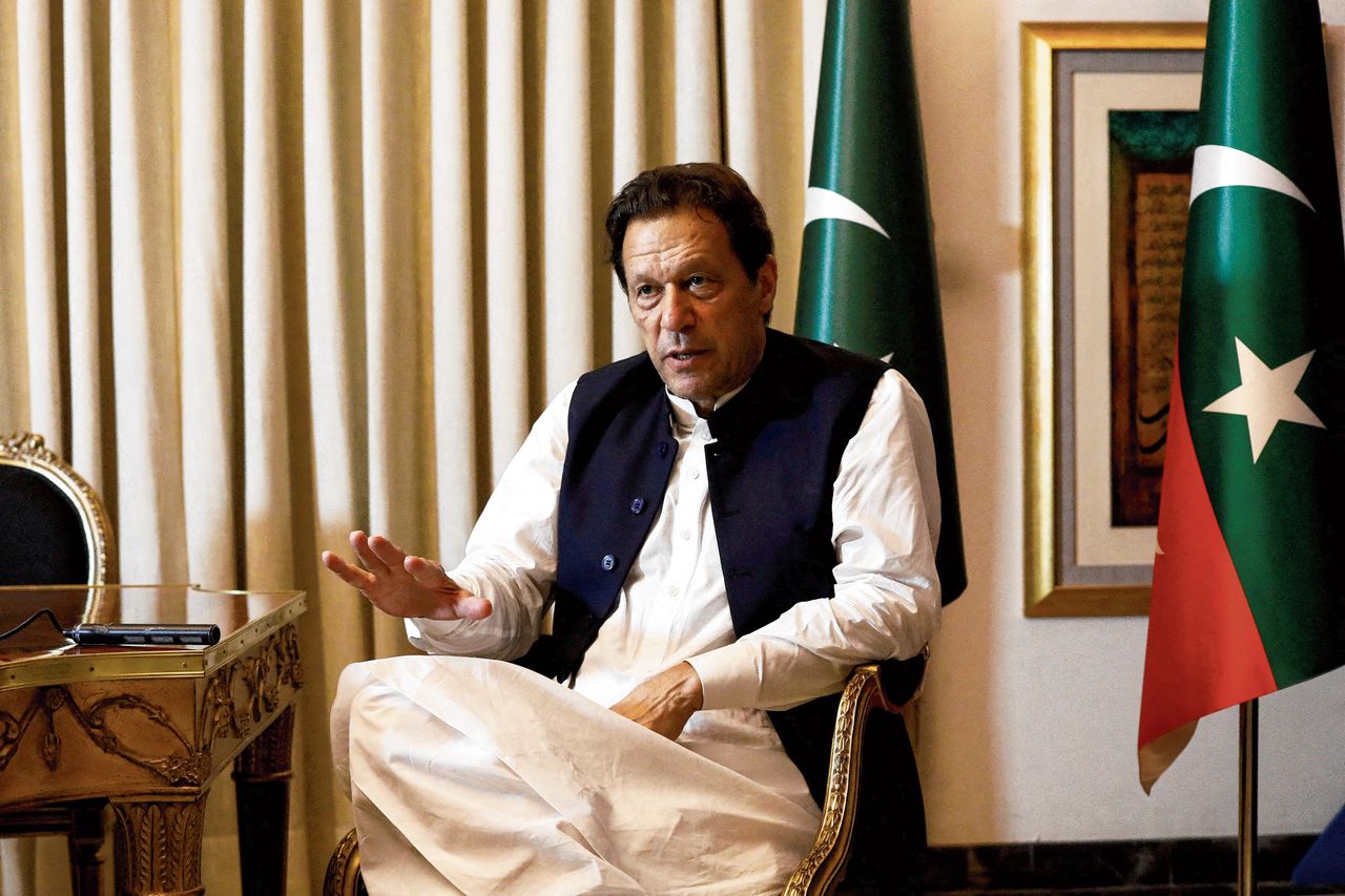 Oud-premier Khan verliest confrontatie met leger Pakistan 