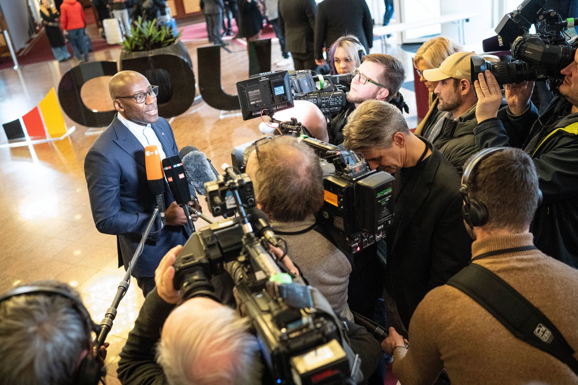 Internationale kunstenaars roepen op tot boycot Duitse cultuursector