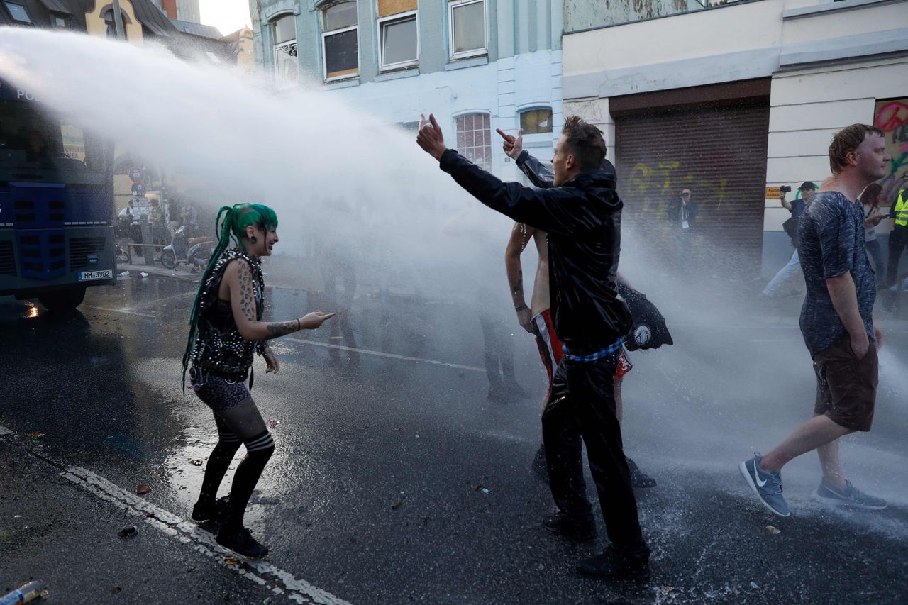 Politie Hamburg botst met anti-G20-betogers 
