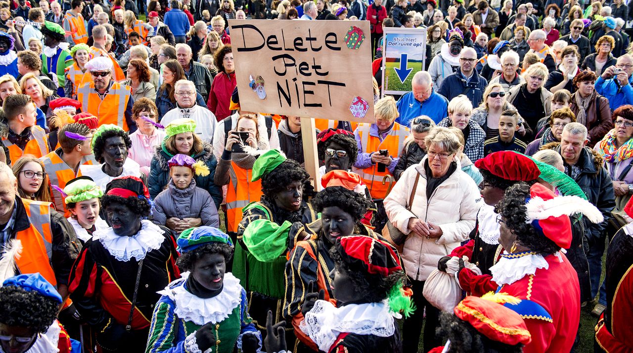 Eind oktober demonstreerden mensen tegen het afschaffen van Zwarte Piet op het Malieveld in Den Haag.