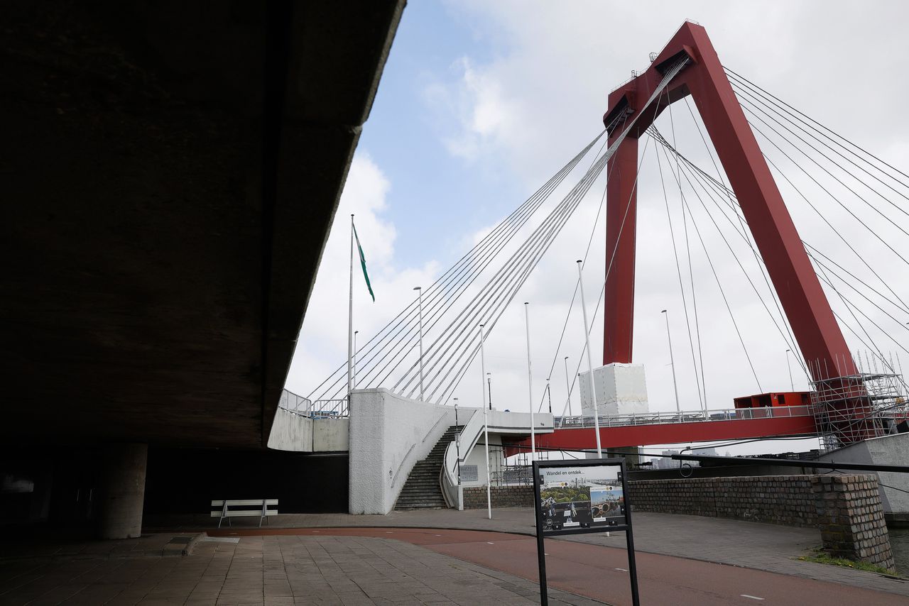 De Willemsbrug in het centrum van Rotterdam.