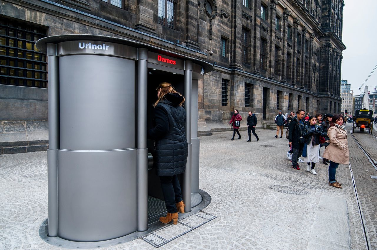 Nu pas is te zien hoe nijpend het gebrek aan openbare toiletten in onze steden is 