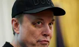 Elon Musk gebruikt de Epstein-complottheorieën om onenigheid te zaaien in de MAGA-beweging en zijn eigen politieke partij te promoten.