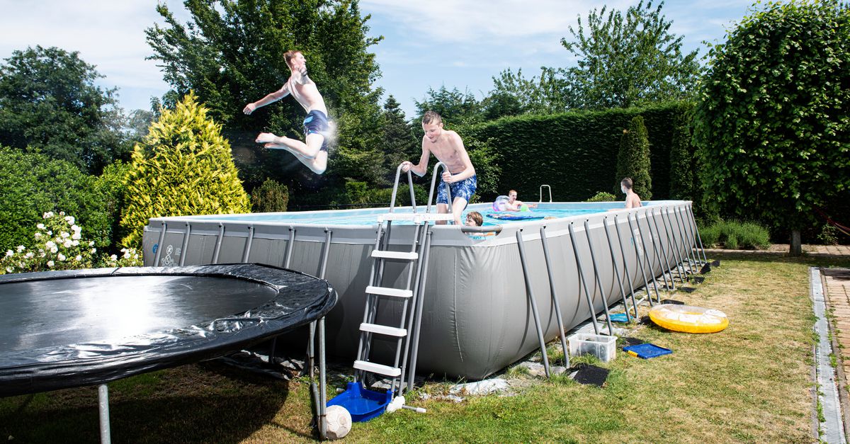 Opblaasbadjes In De Tuin Nee Nu Staan Er Heuse Superpools Nrc