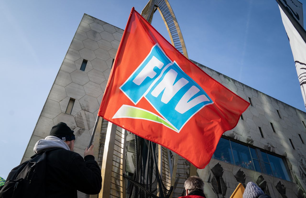 Personeel van vakbond FNV gaat mogelijk staken 