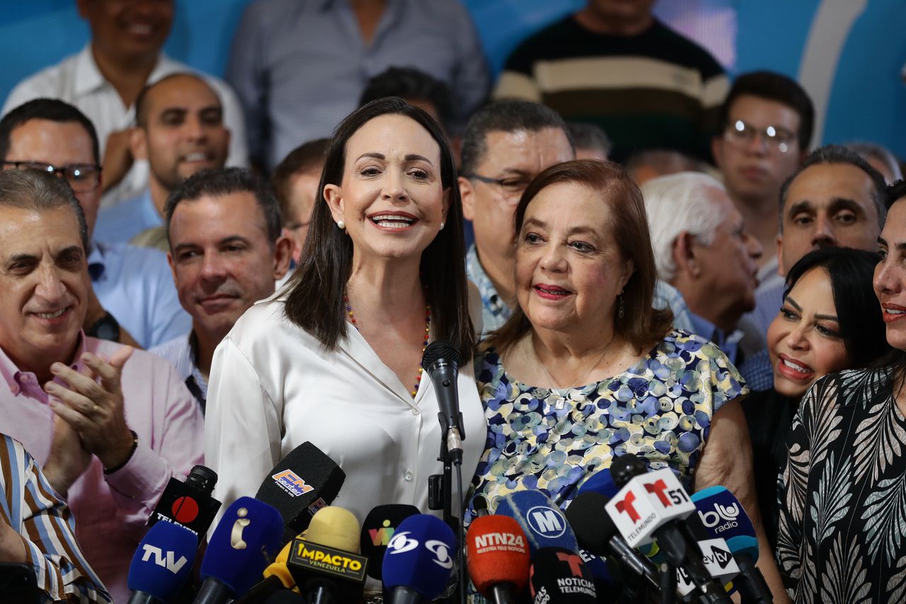 Als de ene Corina niet mag meedoen, neemt de Venezolaanse oppositie wel een andere Corina als presidentskandidaat 
