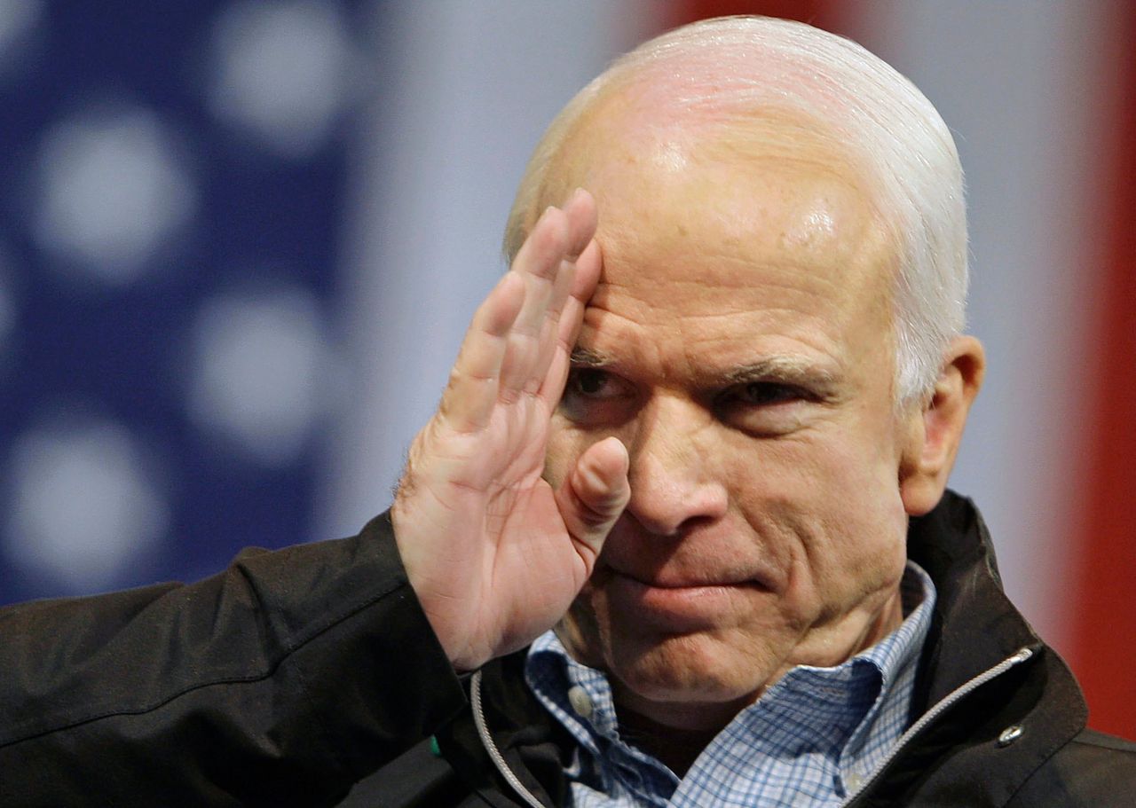 John McCain tijdens een toespraak in 2008.
