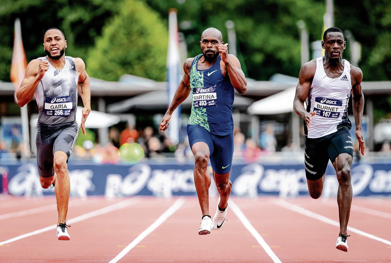 Er komt dit jaar toch een opvolger van Churandy Martina (midden), in juli 2019 winnaar op de 200 meter bij de NK atletiek in Den Haag.
