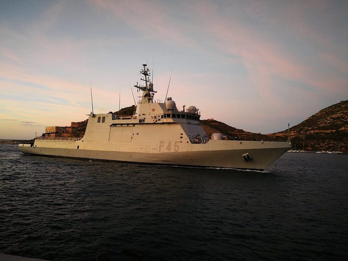 De Audaz zal over drie dagen het Italiaanse eiland Lampedusa bereiken. Vanaf daar zal het marineschip de Open Arms naar Mallorca begeleiden.