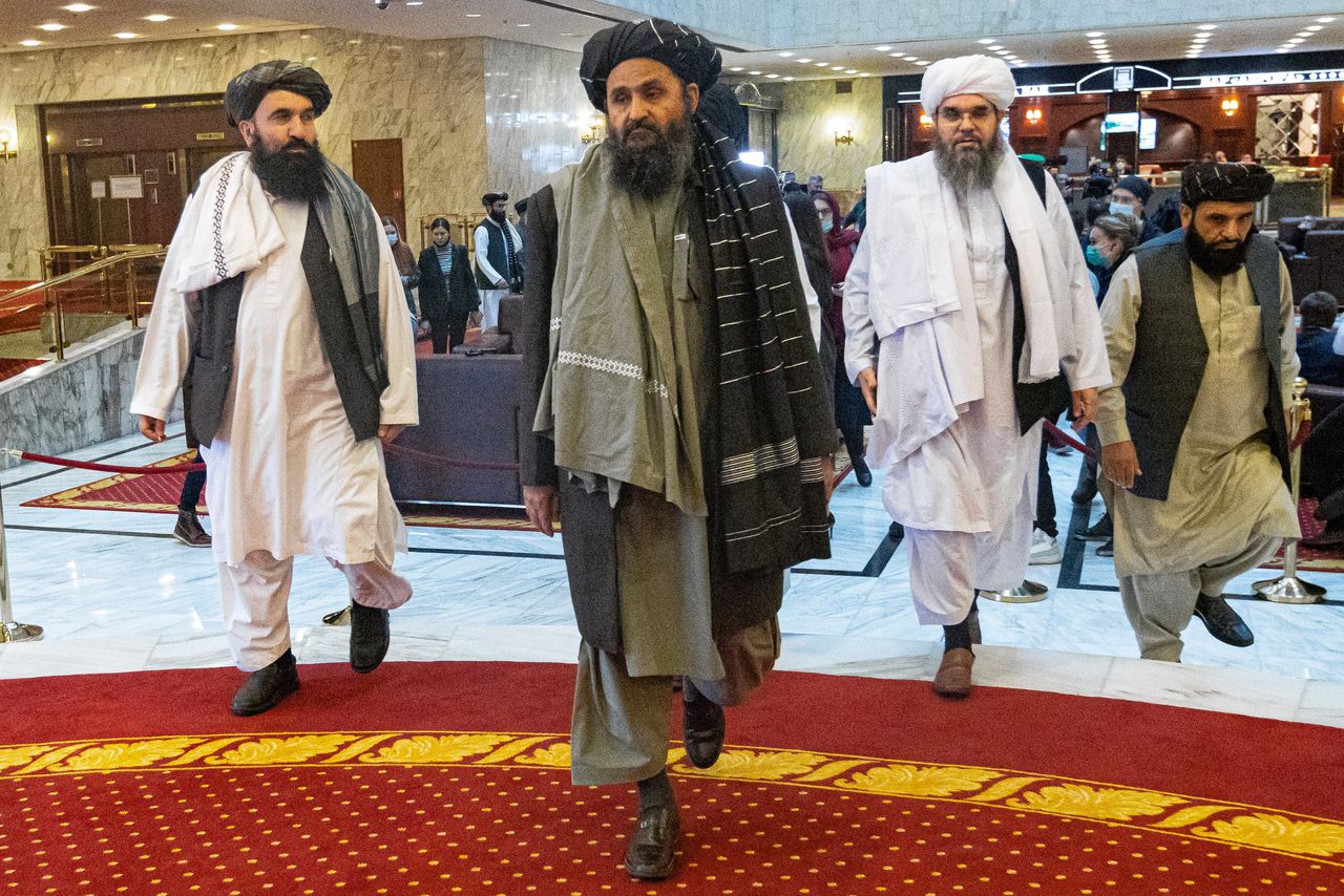 Nederlandse gezant in Kabul op bezoek bij Taliban-kopstuk 