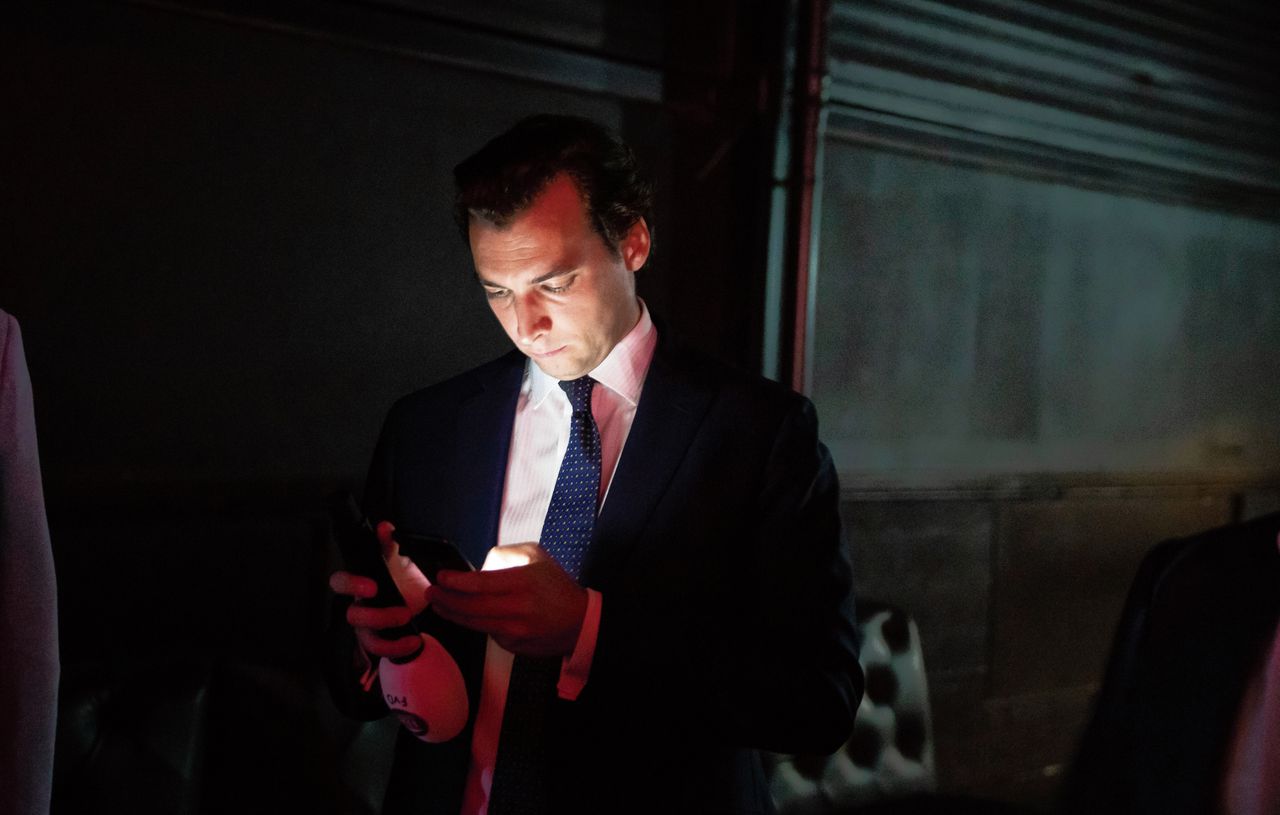 Dit gebeurt er in de 'Twitterfabriek' van Thierry Baudet - NRC