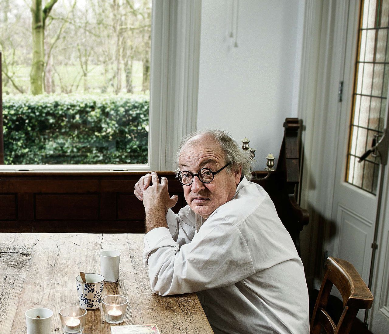 Youp van ’t Hek 25 jaar columnist Z&Z, pagina 1215 NRC