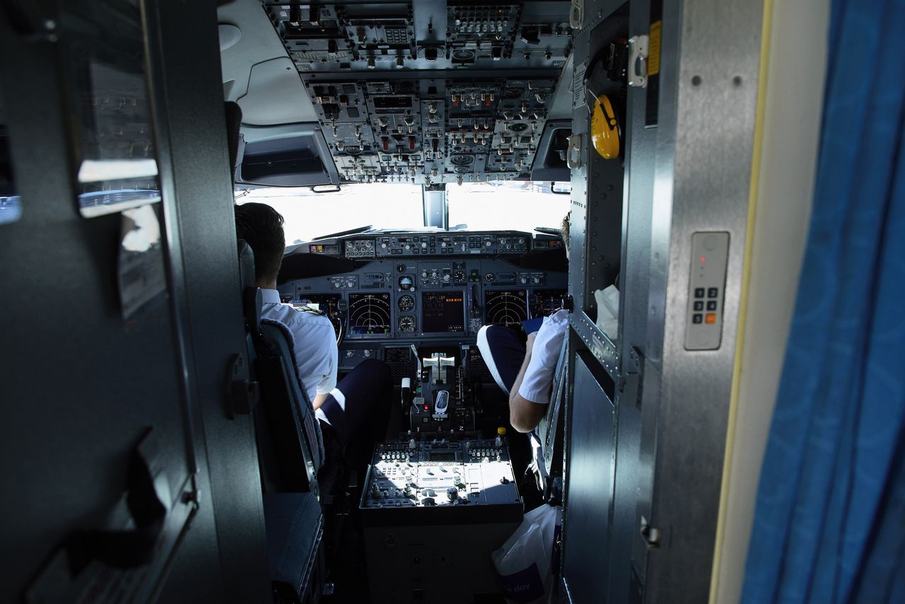 Piloten KLM dreigen met acties, willen meer loon en minder werkdruk 