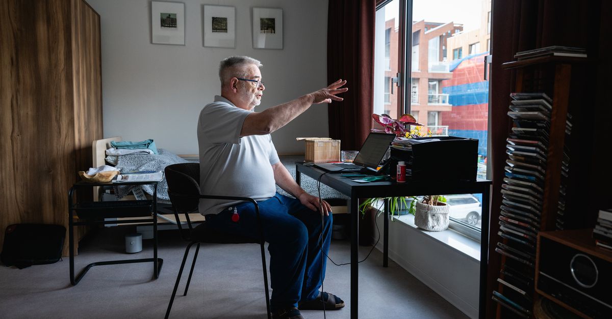 In deze huizen wonen kunstenaars op leeftijd samen. ‘Ons motto is: een onsje kunst scheelt een kilo medicijn’