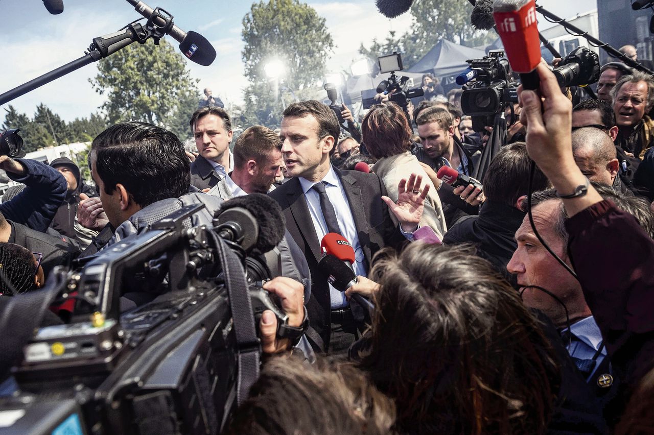 Emmanuel Macron op 26 april 2017 als presidentskandidaat bij een Whirlpool fabriek in Amiens.