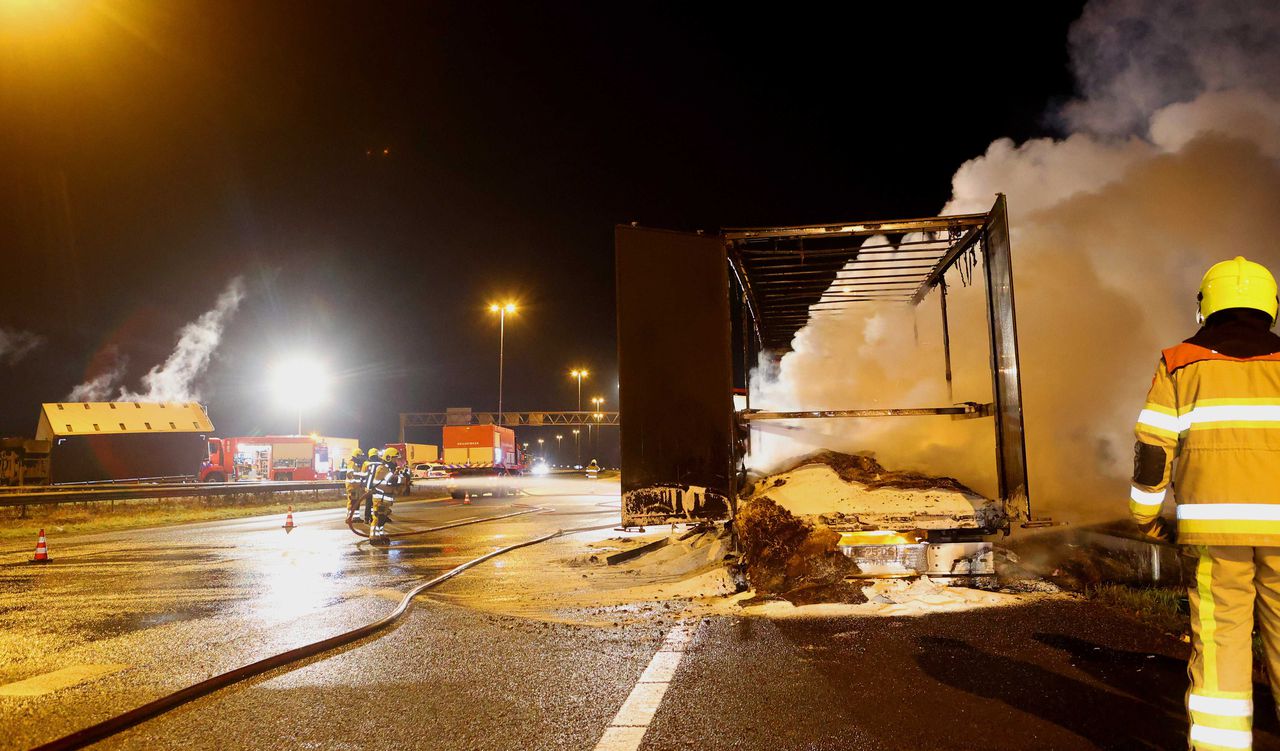 A2 in beide richtingen dicht na ongelukken ter hoogte van Kerkdriel 