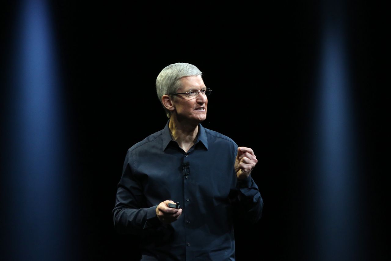 Is AppleCEO Tim Cook ongevraagd uit de kast gehaald door een