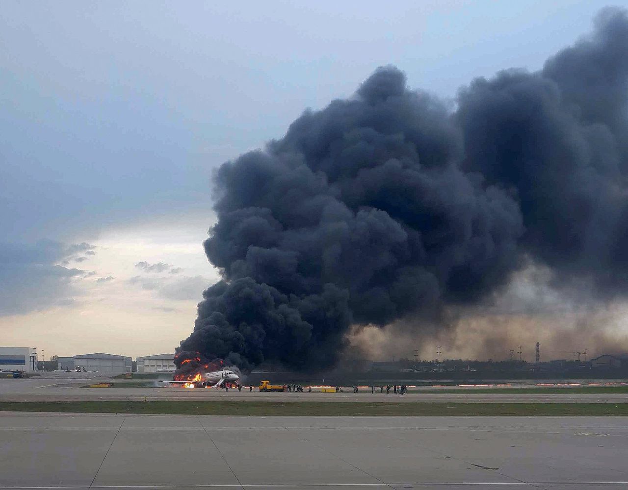 Een toestel van Aeroflot moest zondag een noodlanding maken omdat het in brand was gevlogen.