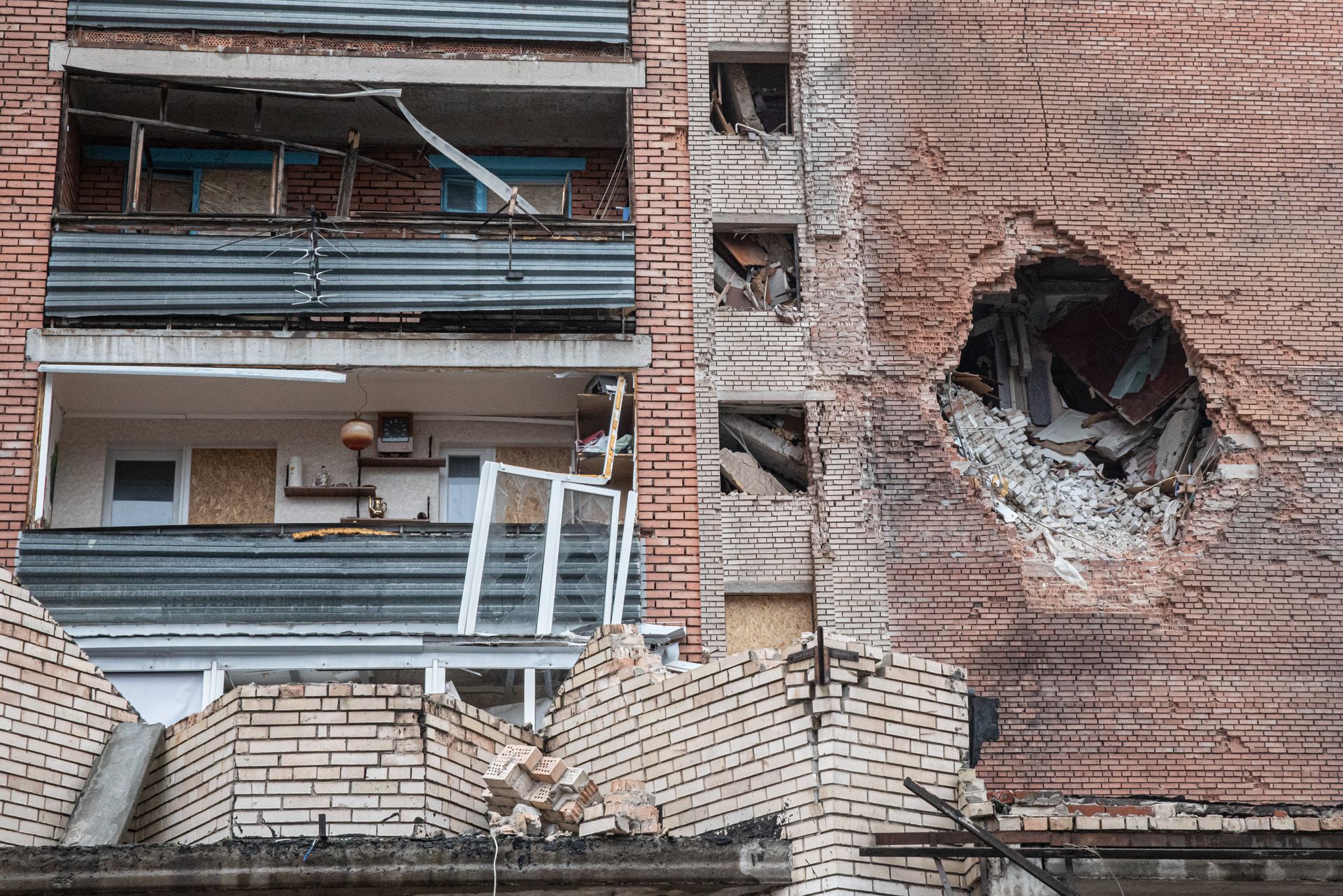 Un edificio dañado en Slaviansk, una de las ciudades ucranianas del Donbass.