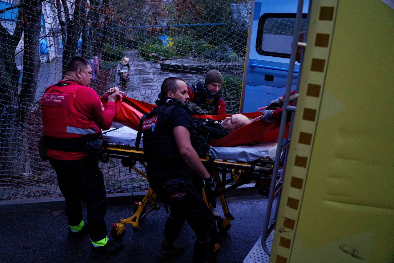 Met de evacuatie uit bezet Olesjky proberen Russen af te leiden van grote bombardementen op onder meer Dnipro