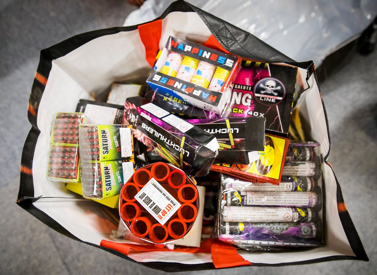 Inspectie Wijkt Uit Naar Duitsland Voor Testen Vuurwerk Nrc