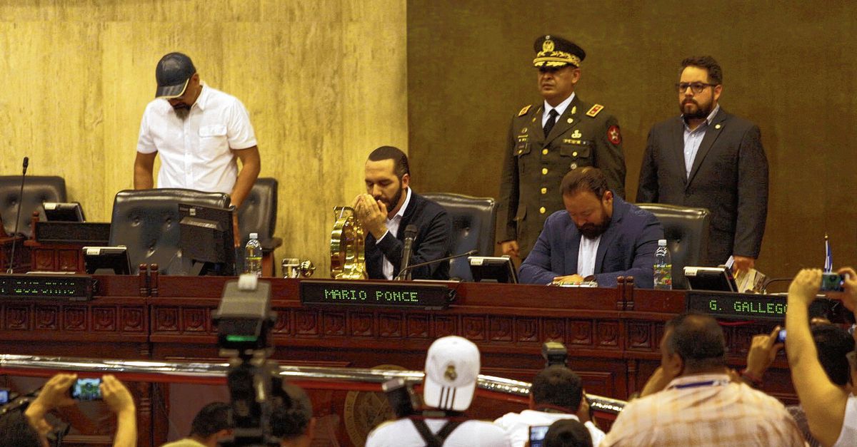 President van El Salvador bezet parlement om ...