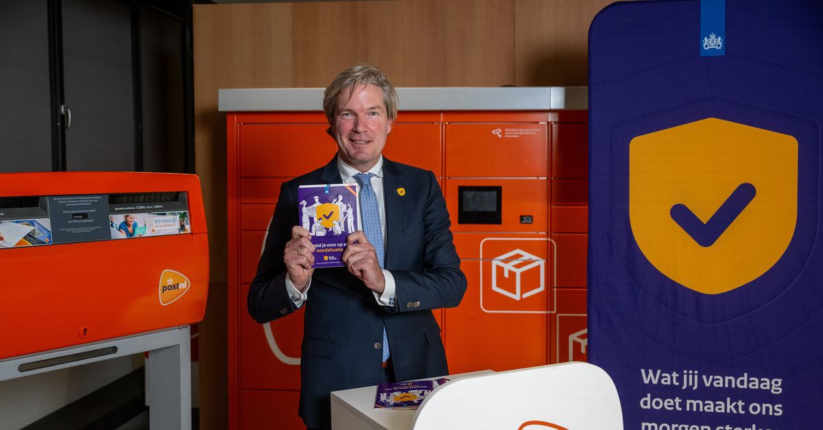 ‘Het is geen oorlog maar ook geen vrede’, schrijft de overheid in een boekje dat straks bij u op de mat valt