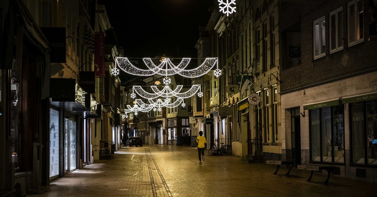 Weer een nieuwe variant: het kabinet koerst op een avondlockdown