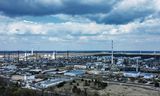 Raffinaderij PCK in het Oost-Duitse Schwedt is  in handen van het Russische staatsbedrijf Rosneft. PCK bedient 90 procent van de brandstofmarkt in Berlijn, Brandenburg en Mecklenburg-Vorpommern.